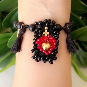 Chic Black and Red Beaded Bracelet with Gold Heart Charm